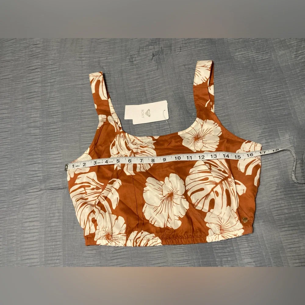 🌟 NEW 🌟 ROXY Women's Silver Glow Printed Top- Size Medium - Picture 2 of 4